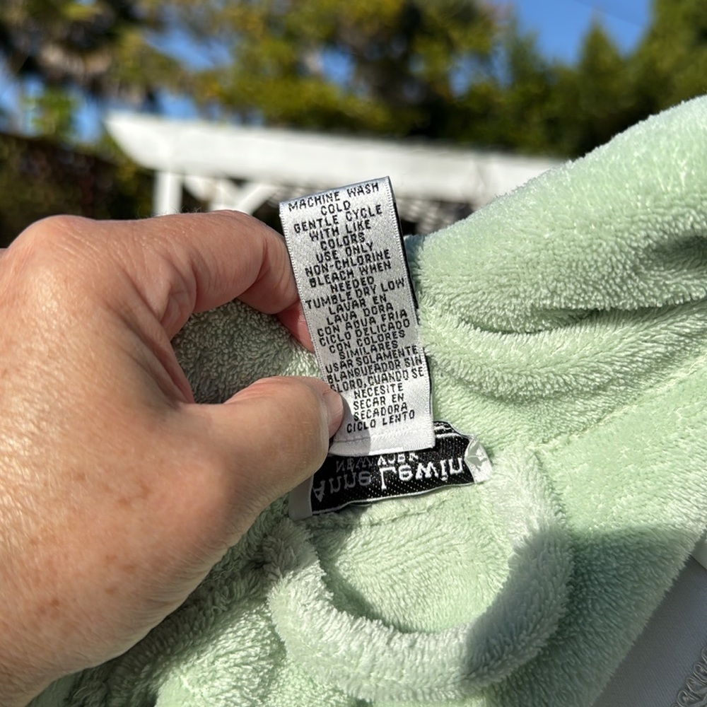 Women's Cozy Green Robe - Picture 8 of 9